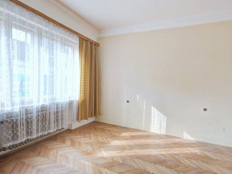 Investiční příležitost v Brně: Rohový dům (204 m² zastavěná plocha) s potenciálem nástavby bytů či komerčního využití