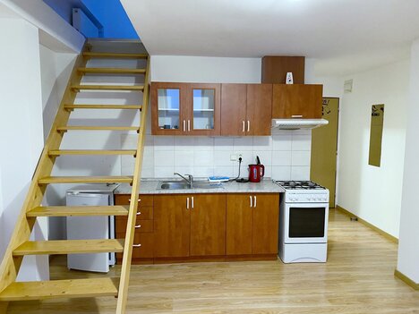 Pronájem mezonetového půdního bytu 2+kk (42 m²) na ulici Hrnčířská v Brně